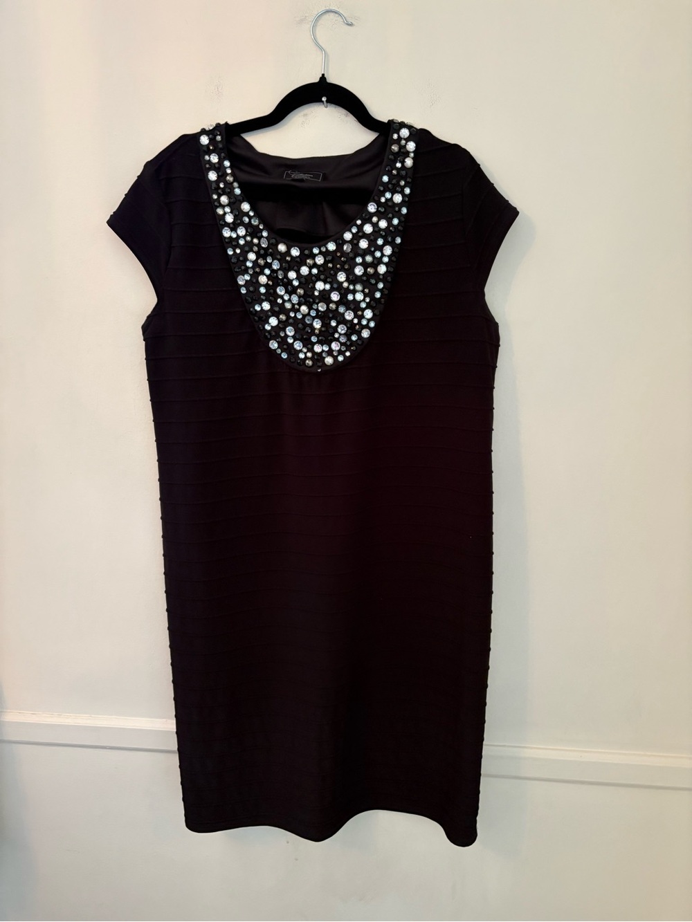 Dress Barn Women’s Black Dress w Rhinestone and Pearl Accents-Sleeveless Sz 16